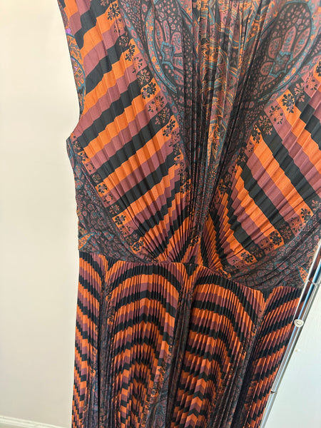 Violeta Pleated Sleeveless Dress